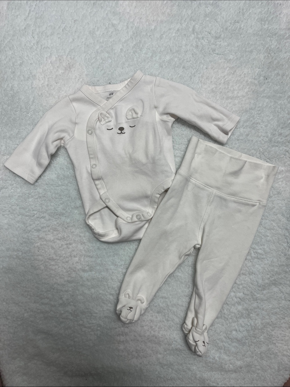 4/25$ H&M White Bear Baby One-Piece Set with Footed Pants